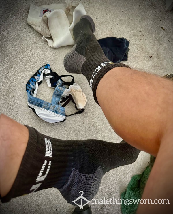 THUCKIN’ SKUNKIN’ LONG JCB BLACK SOCKS 🧦 🧦 SWEAT MAN SCENT SKUNKED 💧💧💧👅 🧦🧦🥾 📦 🤪✅