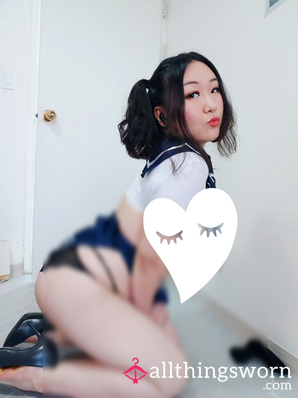 Uncensored Schoolgirl Nudes! 6pics.