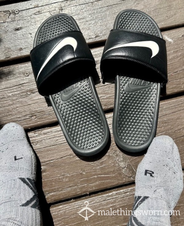 Used, Busted, NIKE Shower Slides Size 13