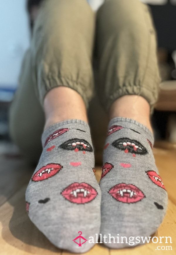 Vampire Socks ❤️