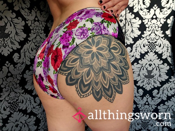 Victoria Secrets CrissCross Fronted Fullback Floral Panties Size M