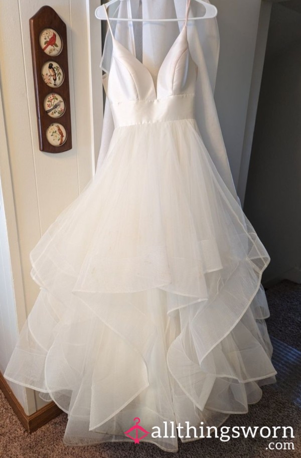 WEDDING DRESS 👰 (Please Read Description)