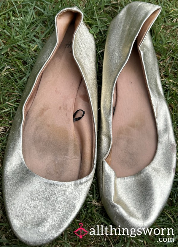 Well-worn And Trashed UK Size 5 Gold Ballet Flats Pumps 💛