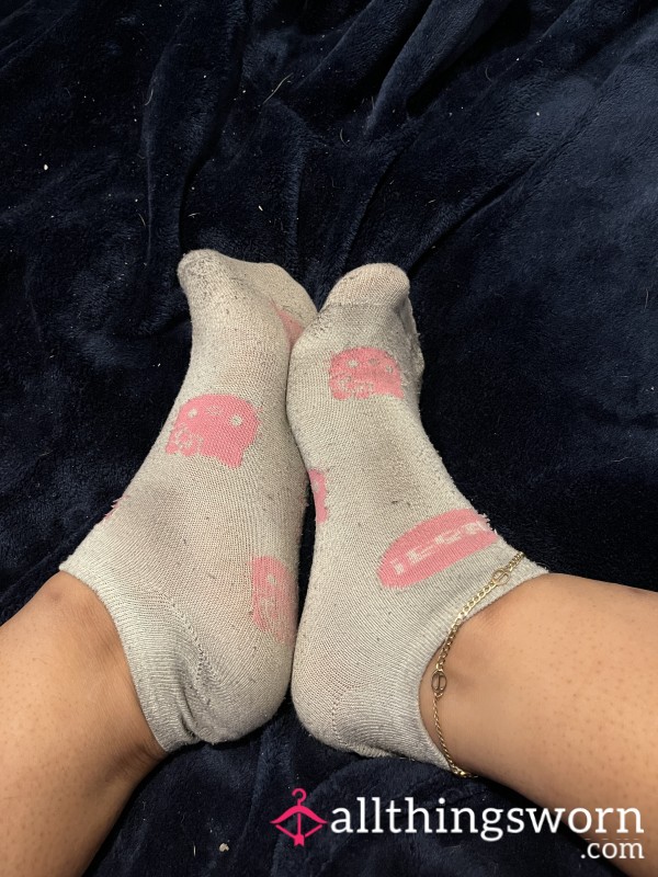 Well Worn Hello Kitty Head Ankle Socks Pink And Teal