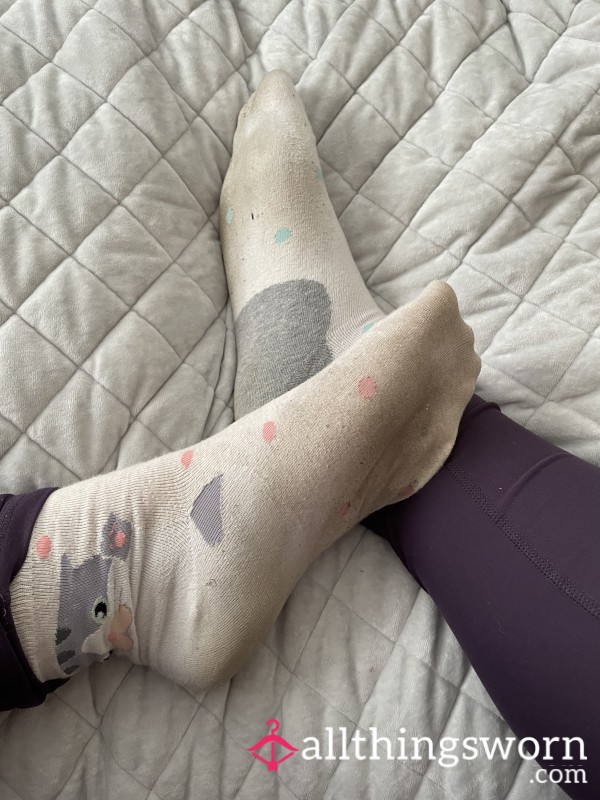 Well Worn Size 10 Mismatched Cat Socks 💕🧚‍♀️