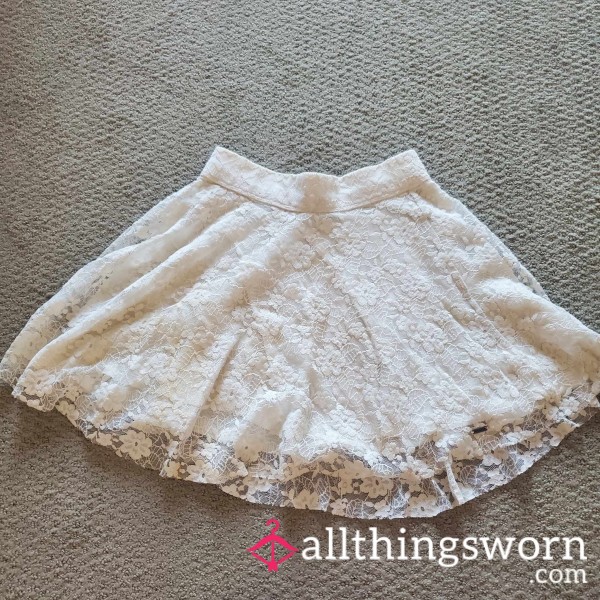 Well Worn White Lacy Skirt 🤍