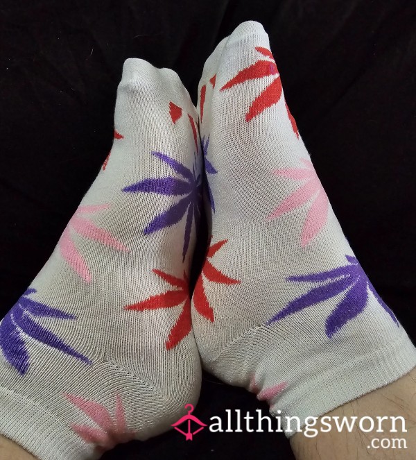 BBW White Ankle Socks With Colorful Weed Leaves