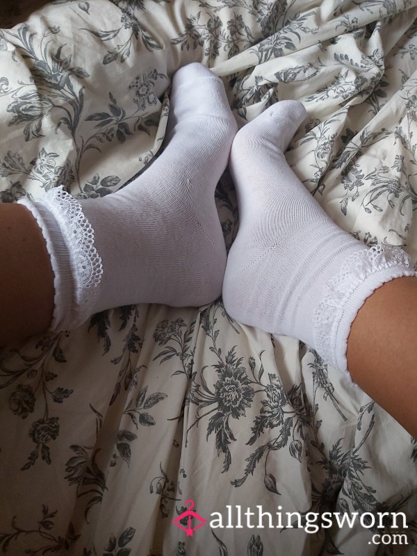 White Frilly Cotton Socks