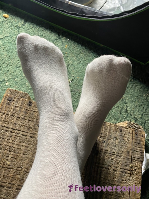 White Pantyhose And Tiny Toes.