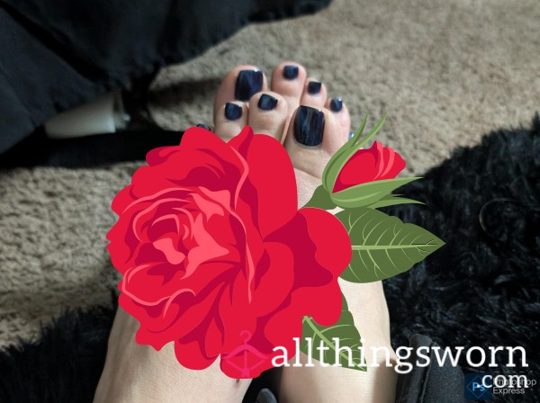 Would You Like To See My Pretty Toes? Love The New Pedicure I Just Got💋