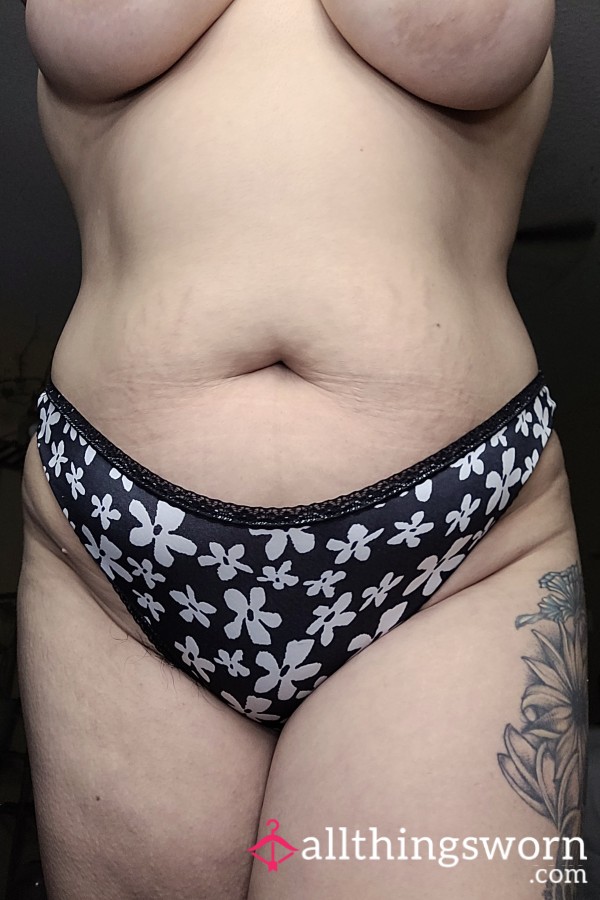 (XL) Flowers In Black & White Thong