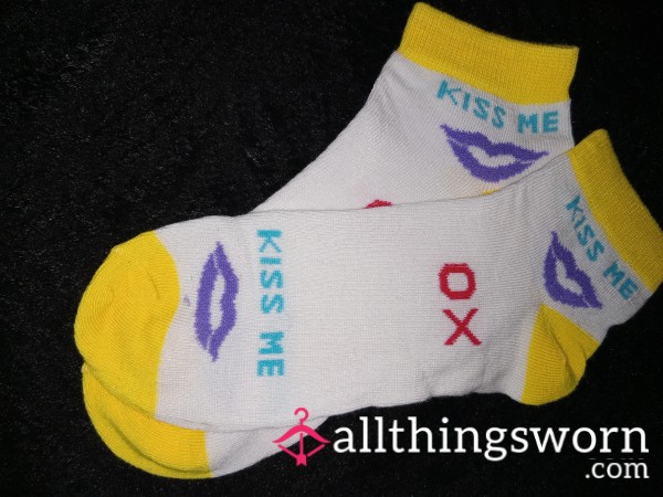 Yellow 💋 Kiss Me Socks