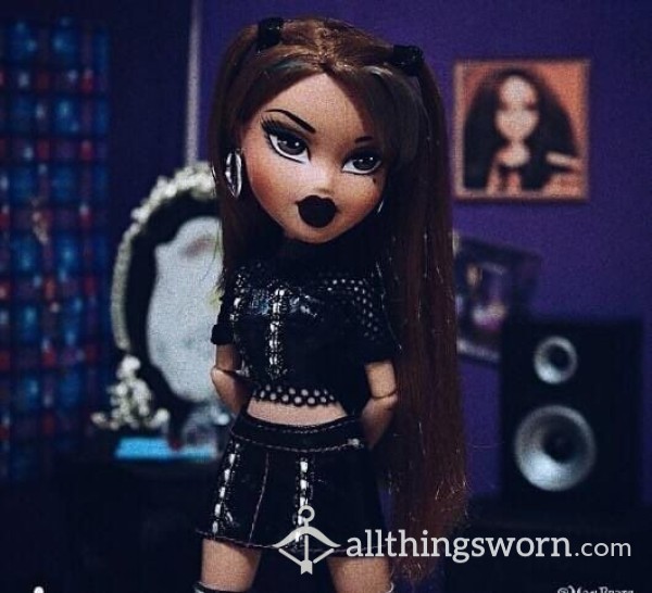 Check out Gothbunnybaby on All Things Worn