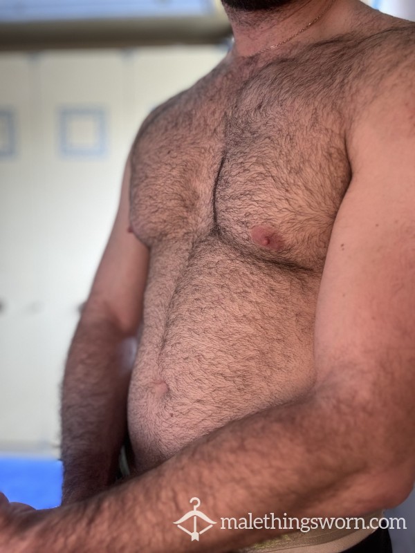 Hairychest00